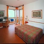 Bellevue, Sure Collection By Western Hotel 3*