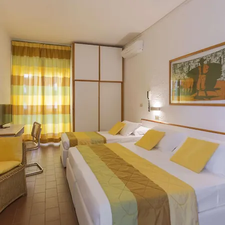 Hotel Bellevue, Sure Collection By Western Pesaro