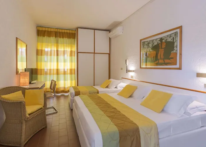 Hotel Bellevue, Sure Collection By Western Pesaro